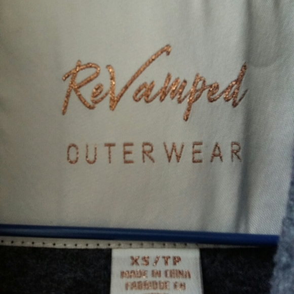 Grey coat in size extra small - Picture 4 of 5